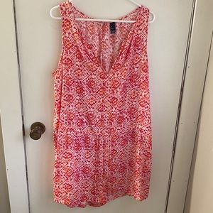 Gap XXL romper! Key hole back, tie waist